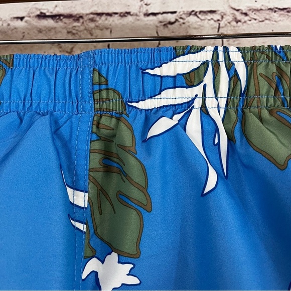 Lands End Blue Floral Beach Swim Trunks NWOT - Picture 4 of 11